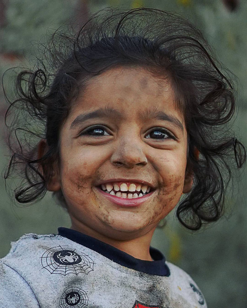 Fotógrafo turco captura a beleza inocente dos olhos de crianças que brilham como joias 10
