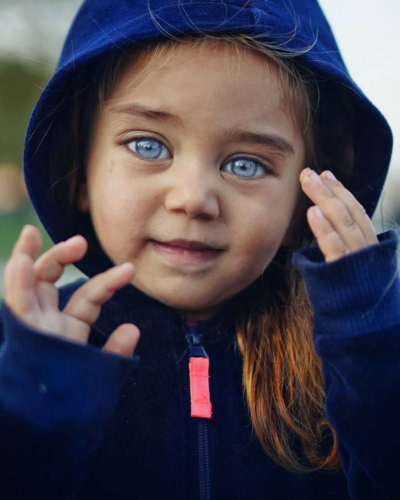 Fotógrafo turco captura a beleza inocente dos olhos de crianças que brilham como joias 11