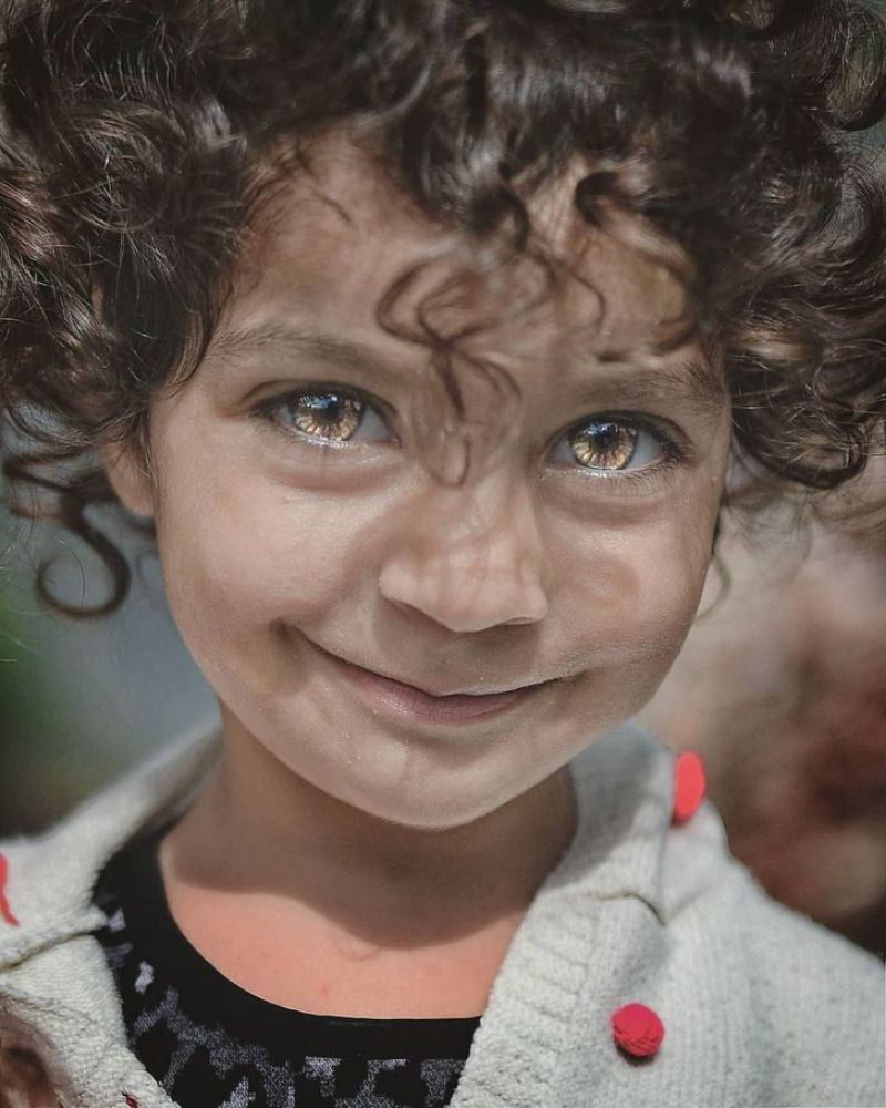 Fotógrafo turco captura a beleza inocente dos olhos de crianças que brilham como joias 18