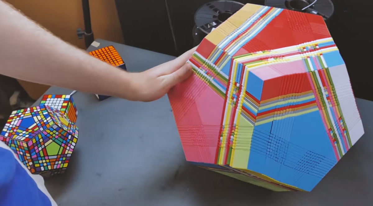 Resolver esta espécie de Rubik monstruoso pode levar uma vida