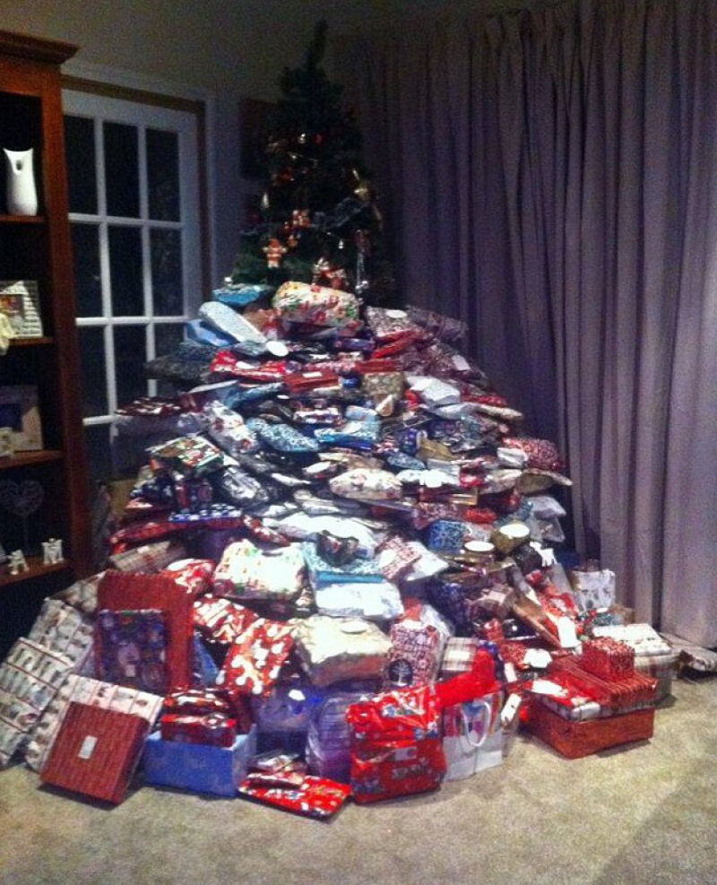 Me acusada de mimar seus filhos com montanha de presentes de Natal compra ainda mais este ano 04