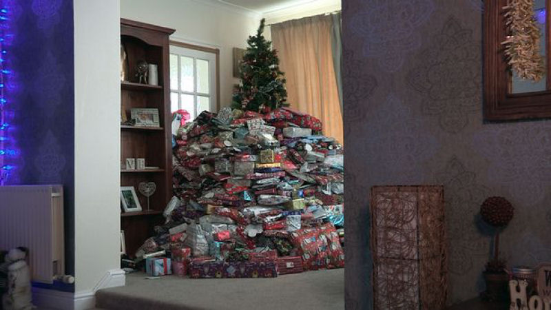 Me acusada de mimar seus filhos com montanha de presentes de Natal compra ainda mais este ano 05