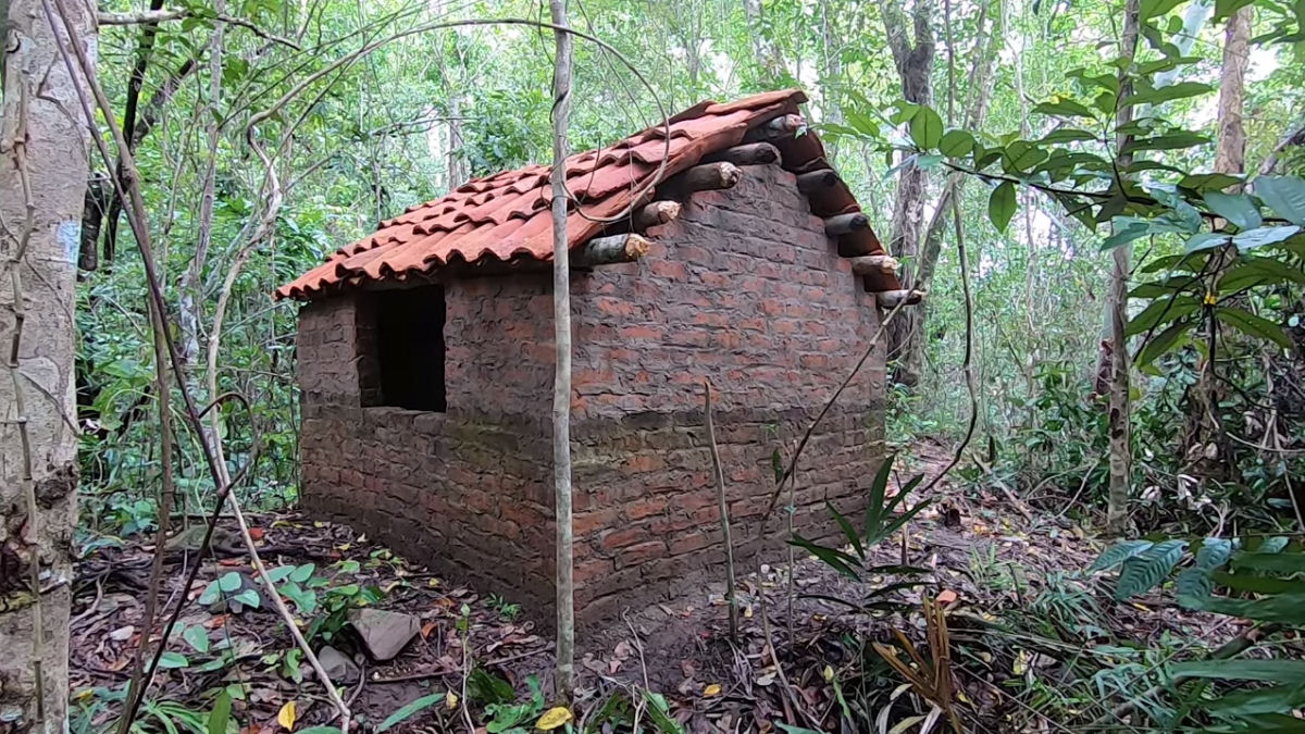 Como fazer uma cabana de tijolos e argamassa apenas com tecnologia primitiva