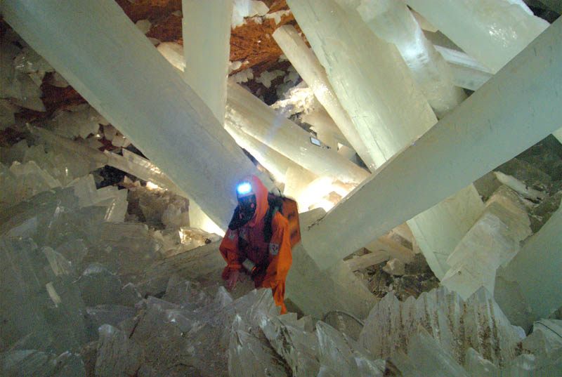 Os cristais gigantes da Caverna de Naica