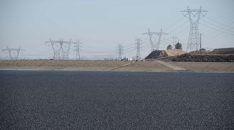 Reservatrio de Los Angeles  coberto com 96 milhes de bolas de plstico para combater a evaporao 09