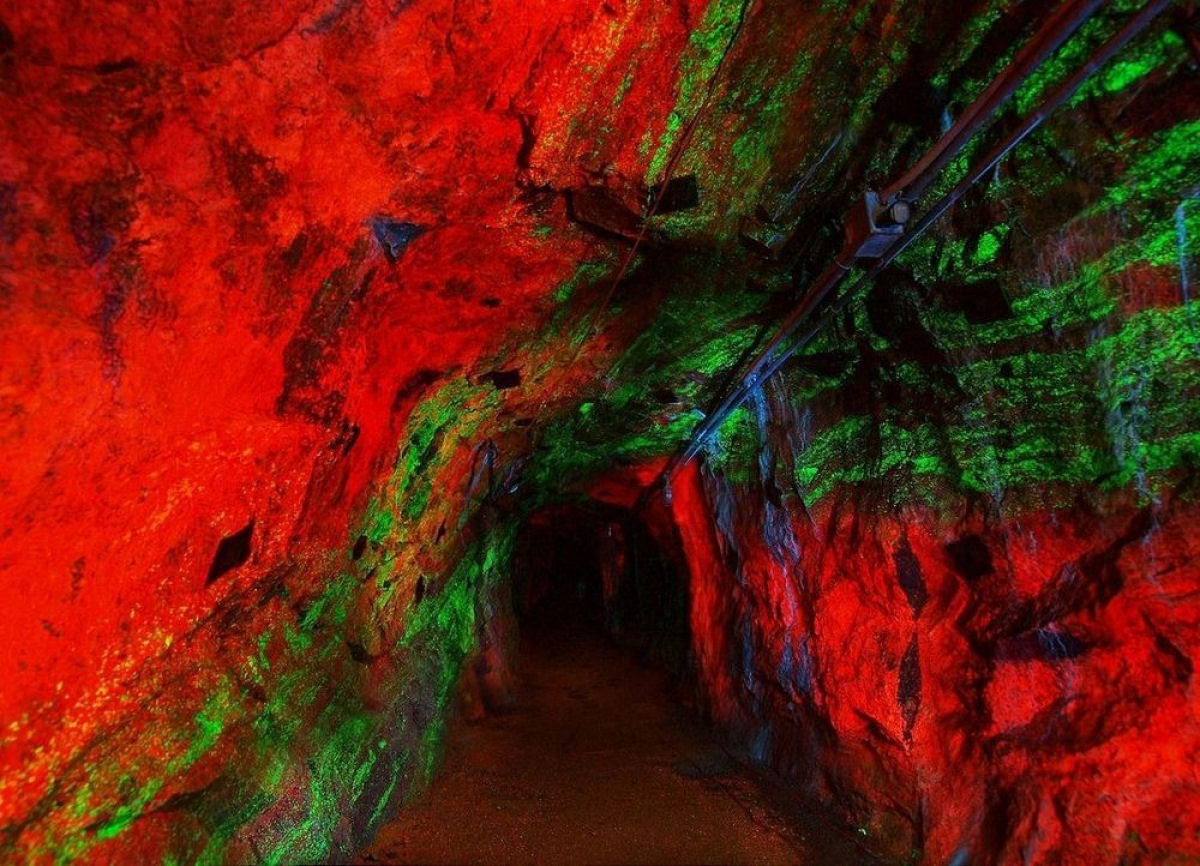 As rochas fluorescentes do Museu da Minerao de Sterling Hill 03