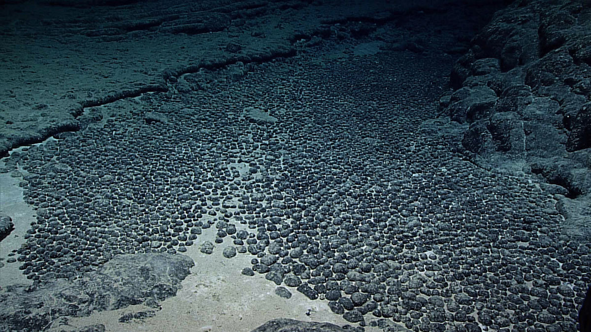 Rochas aspiradas do fundo do mar podem alimentar carros eltricos, mas compensa?