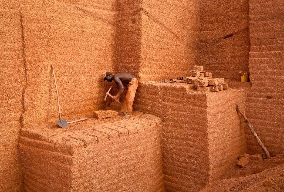A pedreira de tijolos de Karaba em Burkina Faso 01