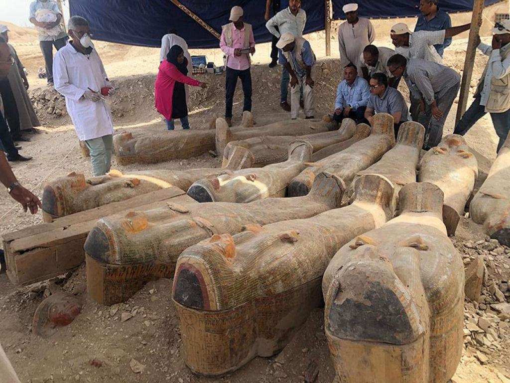 30 sarcfagos de 3.000 anos foram encontrados em Luxor, Egito 08