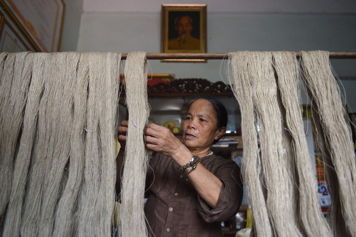 A seda de lótus é um dos tecidos mais raros do mundo, mas o que a torna tão cara?