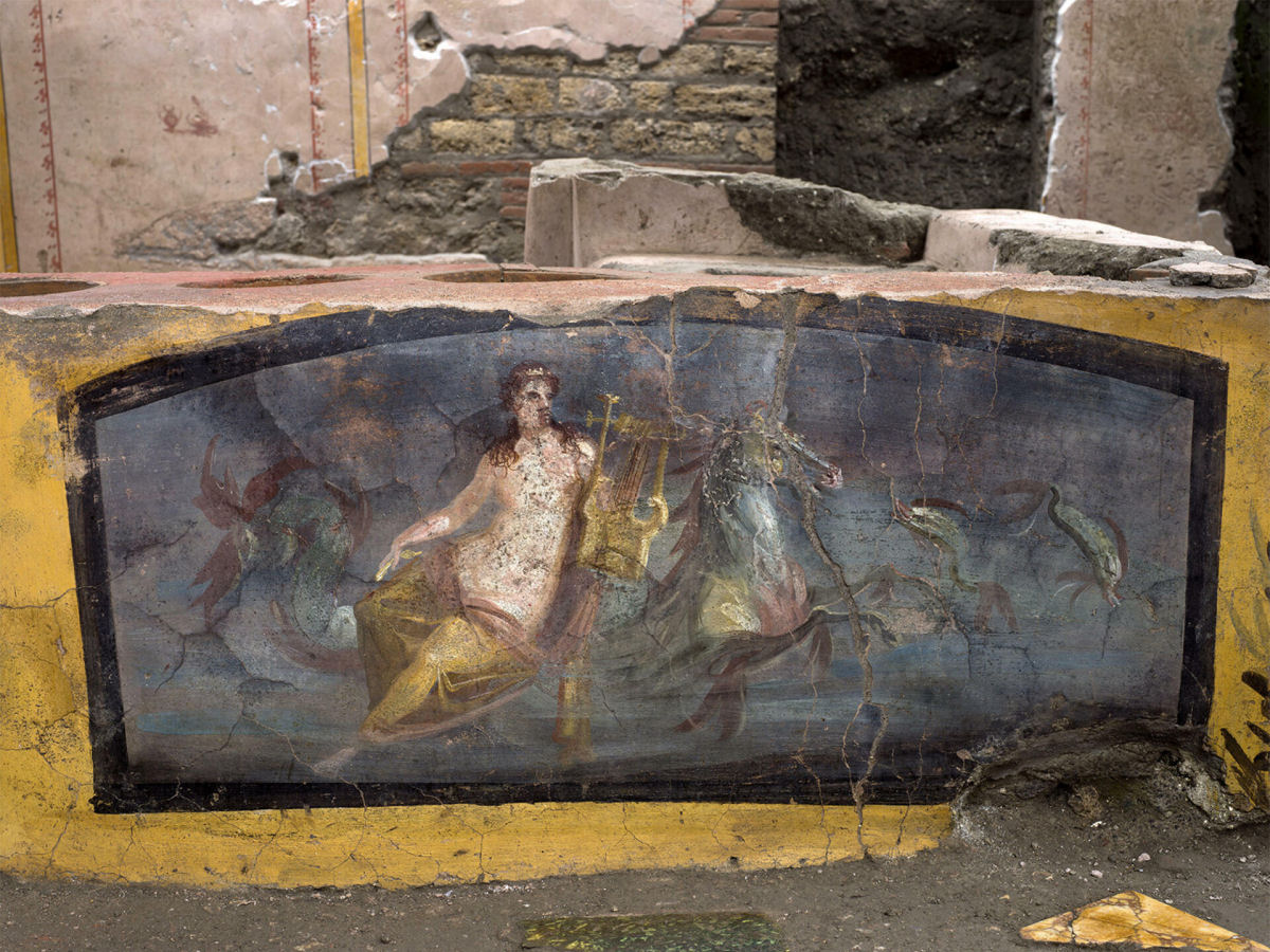 Lanchonete de 2000 anos com afrescos elaborados é aberta ao público em Pompeia 03