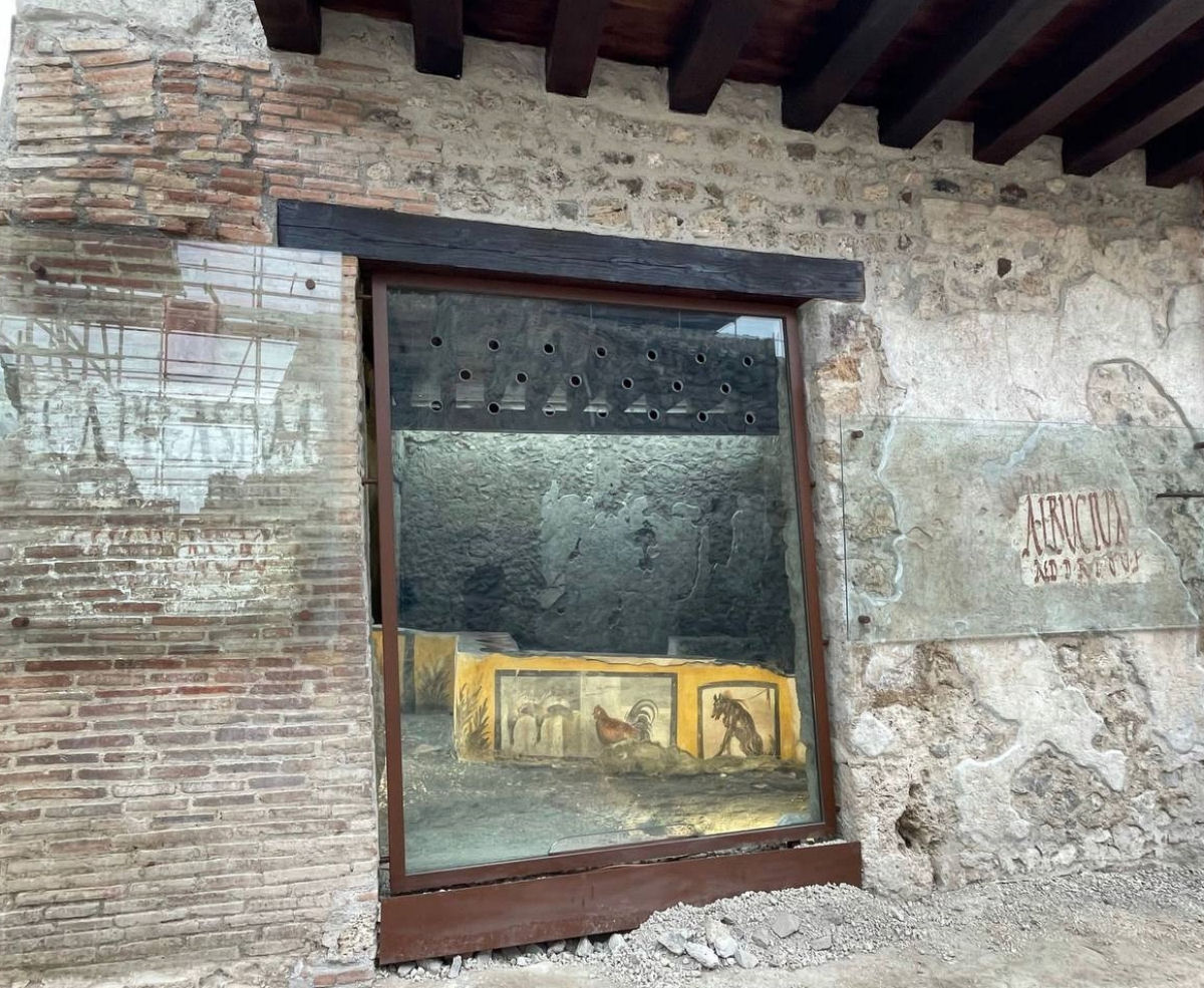Lanchonete de 2000 anos com afrescos elaborados é aberta ao público em Pompeia 06