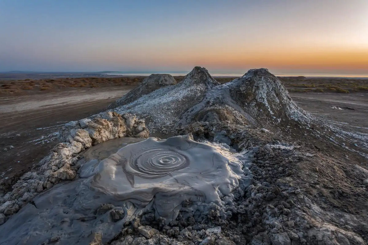 Os espetaculares vulcões de lama do Azerbaijão