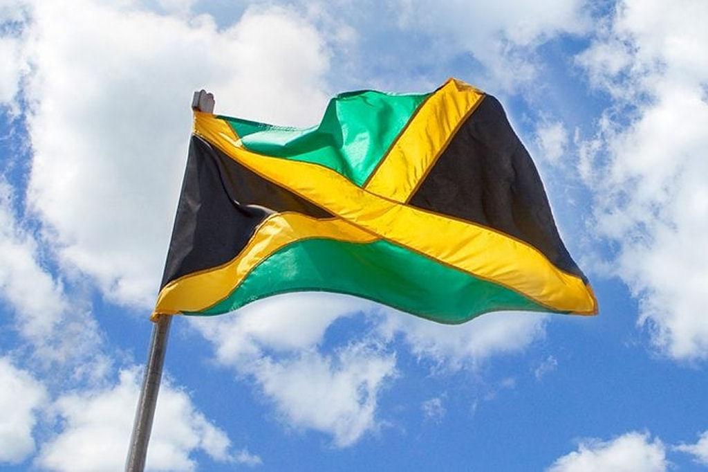 Por que as bandeiras dos pases praticamente no usam a cor roxa?