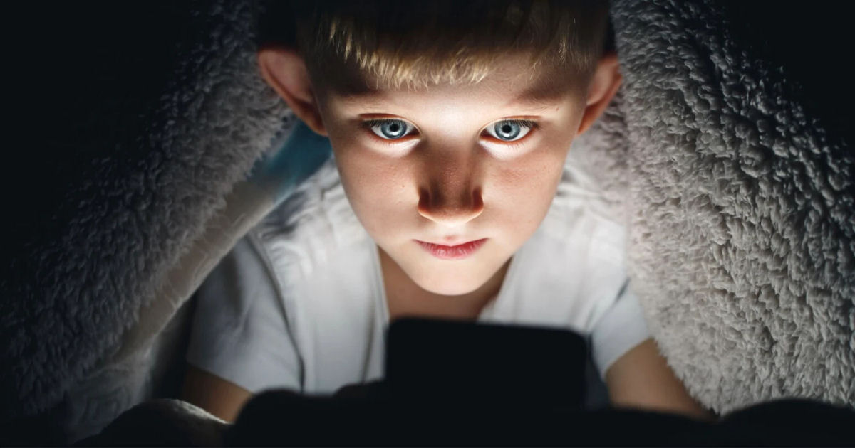 Cientistas pedem que mdias sociais e celulares sejam proibidos antes dos 13 anos