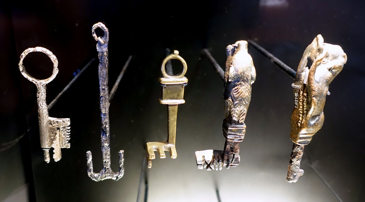 Como funcionavam as chaves nos tempos antigos?