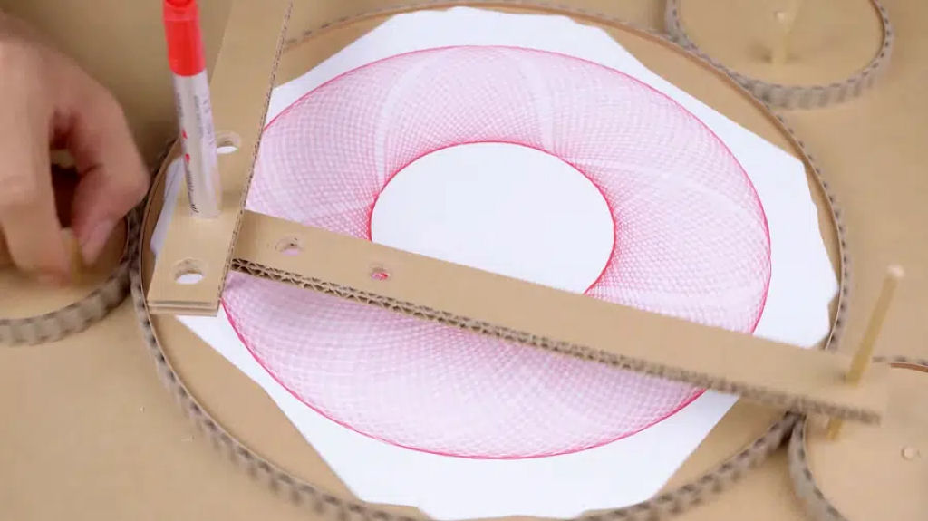 Como fazer um espirgrafo ciclide com papelo