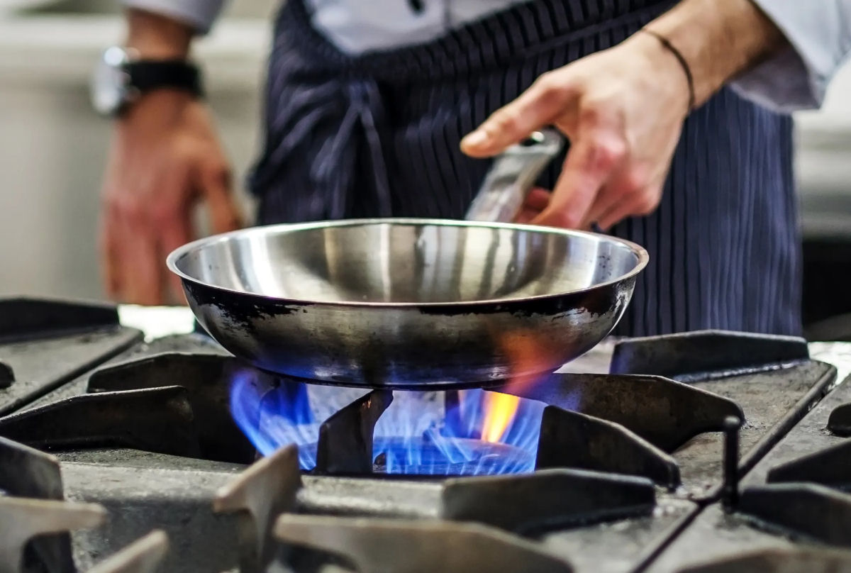 Qual  coisa mais perigosa, inclusive mortal, que temos na cozinha?