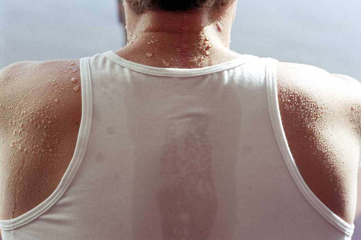 Enxugar o suor realmente refresca o corpo?