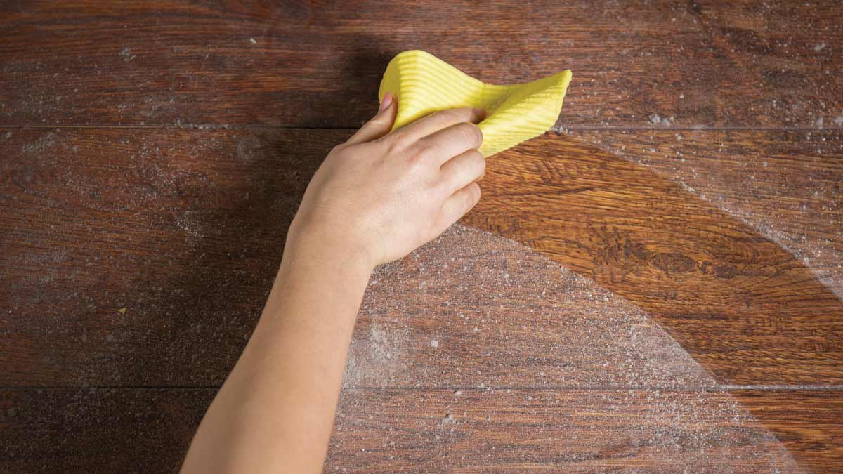 Há como evitar que a poeira se acumula mesmo em ambientes fechados?