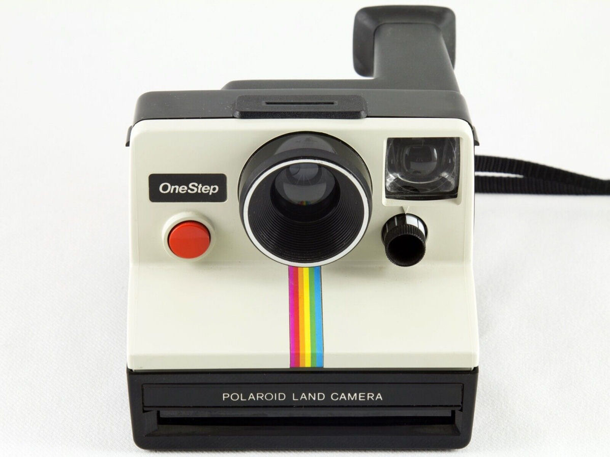 A Polaroid alertou os clientes para no sacudirem as fotos da sua cmera por causa de uma cano