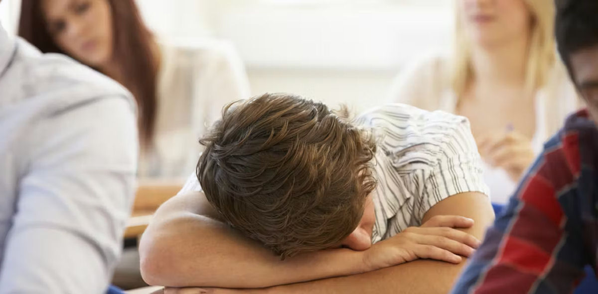 O que a privao de sono pode causar ao crebro de um adolescente?