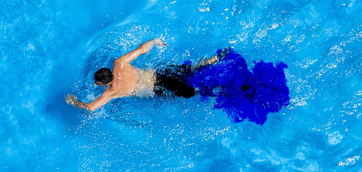 Mais da metade dos adultos admite fazer xixi em piscinas, segundo pesquisa