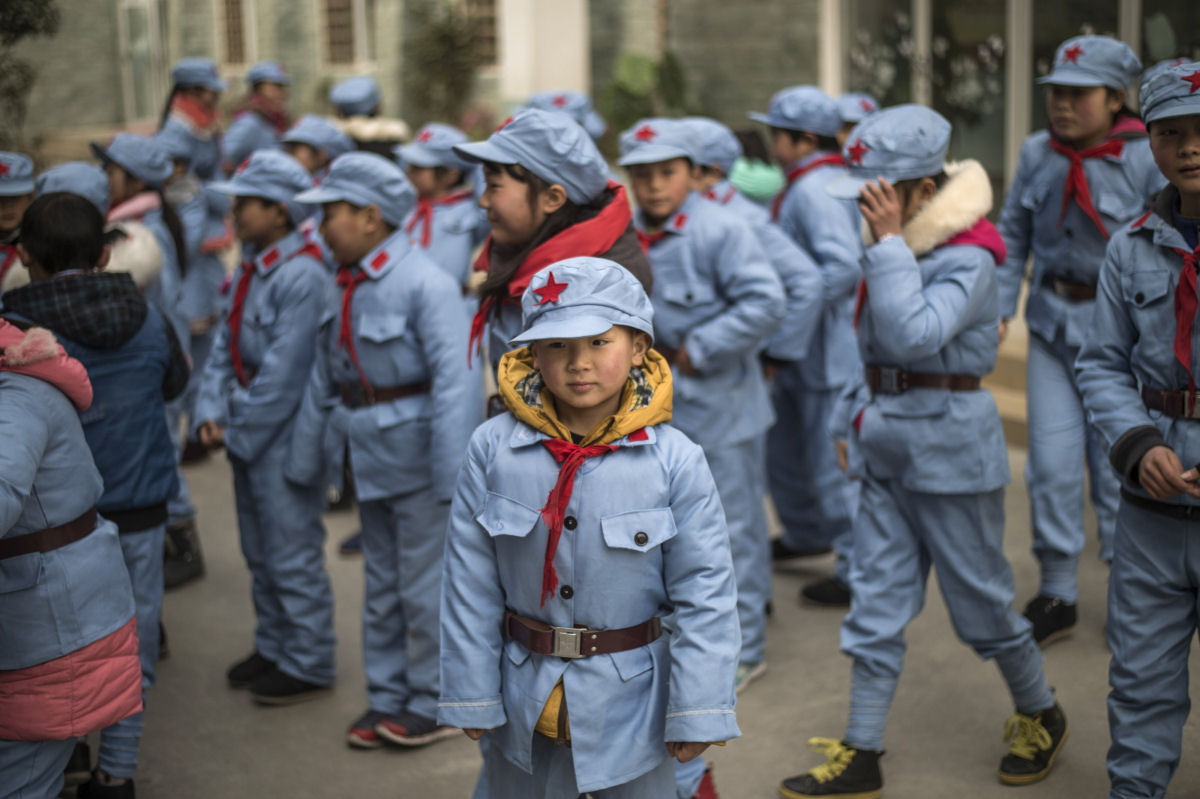 Como são os uniformes escolares em alguns países ao redor do mundo 17
