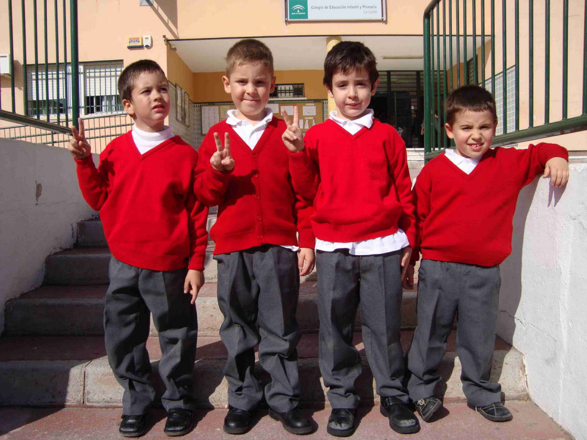 Como são os uniformes escolares em alguns países ao redor do mundo 23
