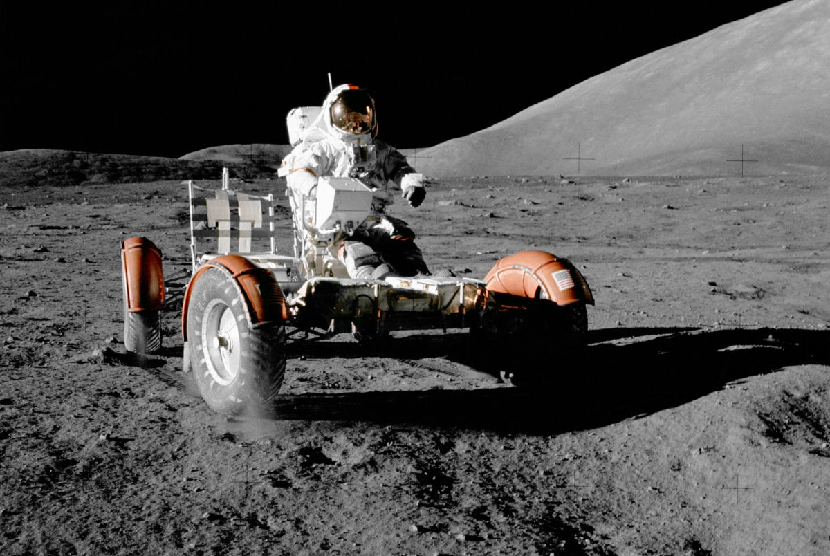 45 anos aps a Apollo 17, Donald Trump ordena a NASA uma misso tripulada  Lua