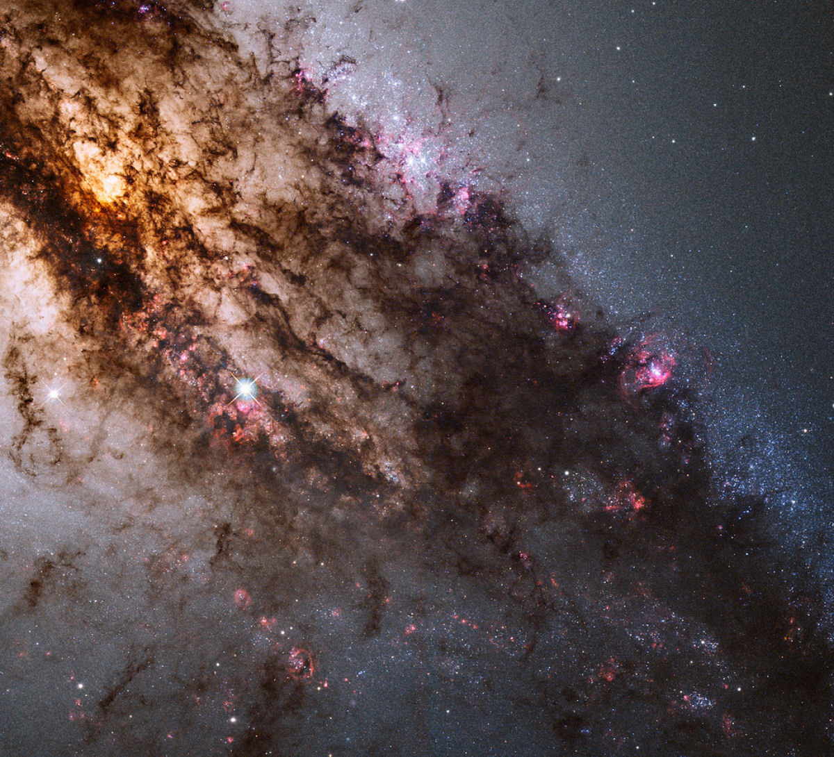 Astrofografias da NASA nos lembram como verdadeiramente espetacular é o nosso universo 18