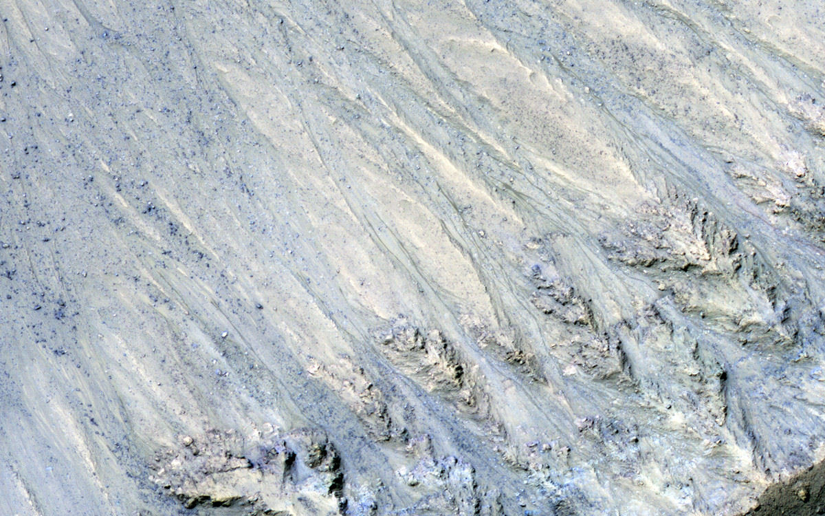  oficial: descobrem colunas de gelo de gua sob a superfcie de Marte 06