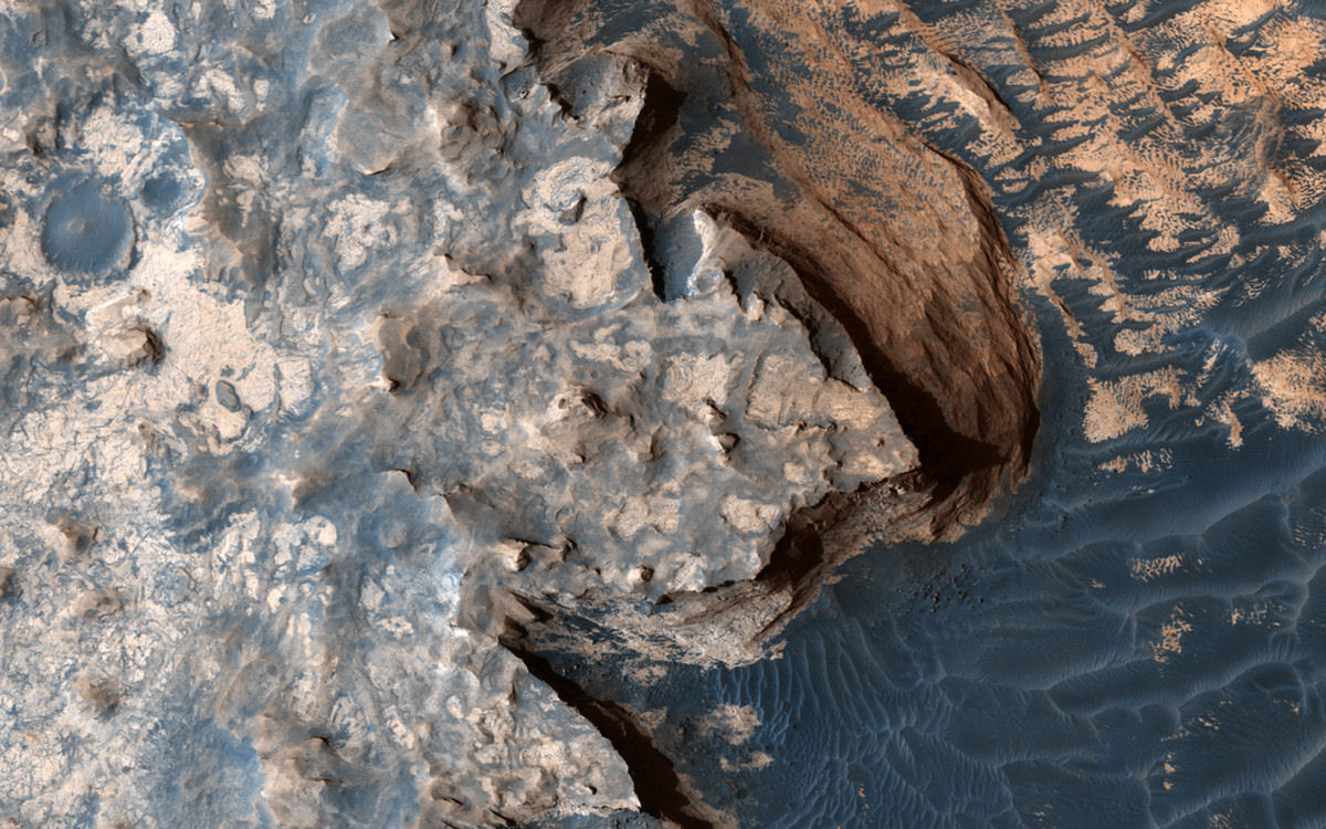  oficial: descobrem colunas de gelo de gua sob a superfcie de Marte 07