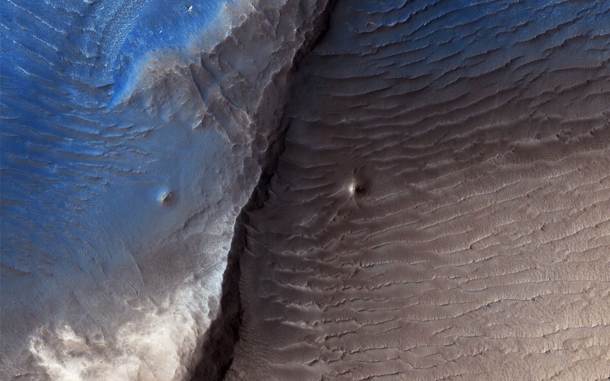  oficial: descobrem colunas de gelo de gua sob a superfcie de Marte 27