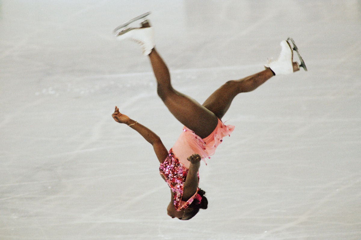 A hist�ria do legado revolucion�rio de Surya Bonaly, a patinadora art�stica que dava mortais para tr�s