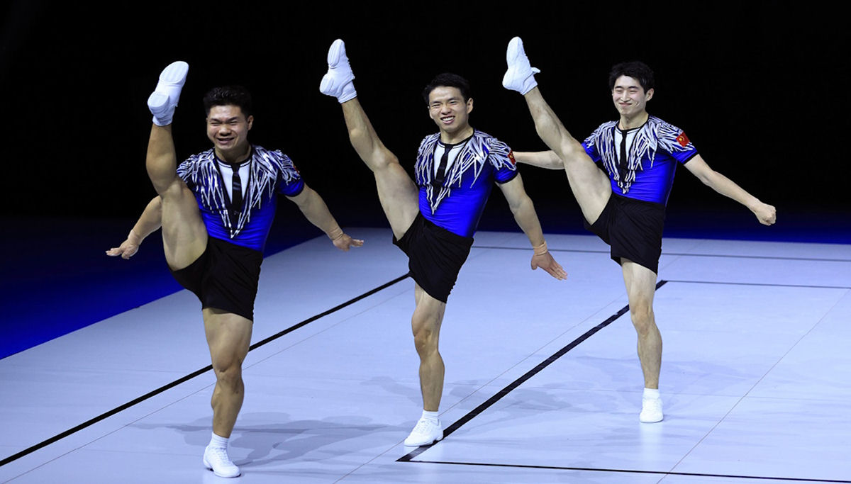 Trio chin�s de gin�stica aer�bica que ganhou a medalha de ouro � um verdadeiro deleite para os olhos