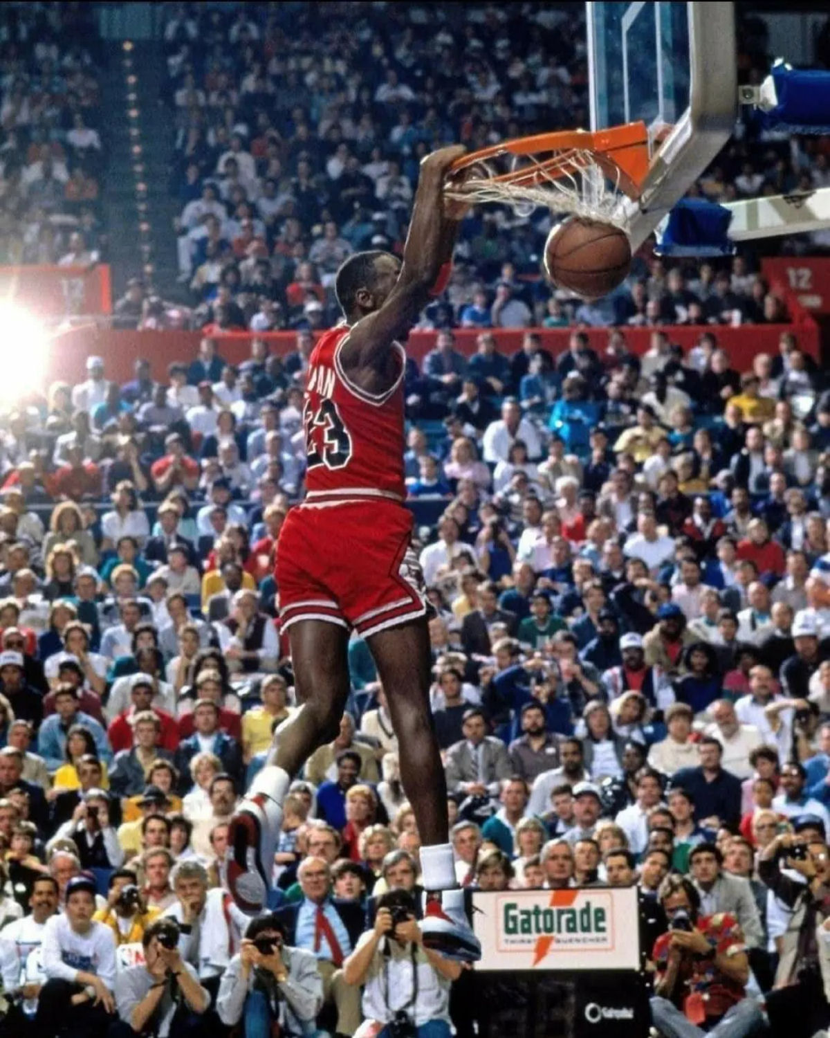 Enterrada 88: a histria por trs da icnica foto de Michael Jordan