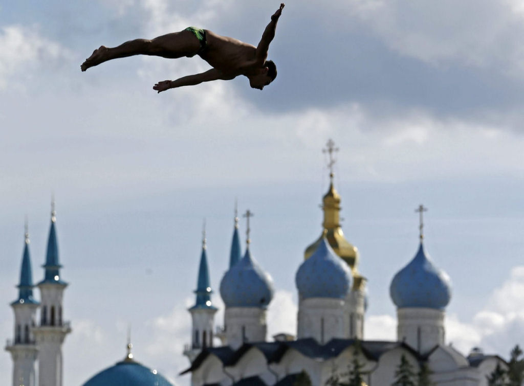 As impressionantes imagens dos saltos ornamentais extremos do Mundial de Natação de Cazã 25
