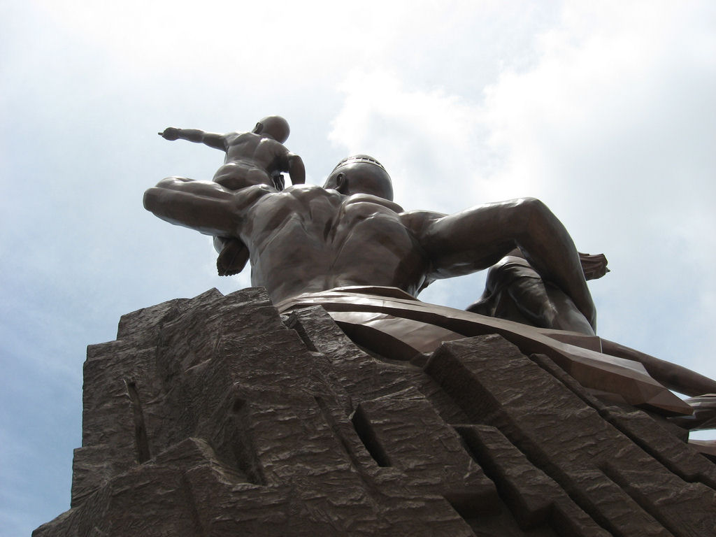 Monumento ao Renascimento Africano, um símbolo magnificência ou de loucura? 07