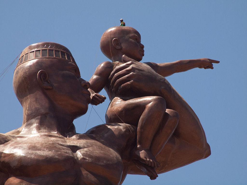 Monumento ao Renascimento Africano, um símbolo magnificência ou de loucura? 10