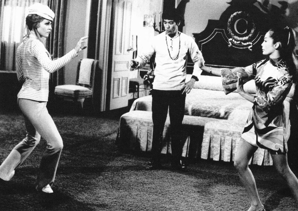 Bruce Lee treinou Sharon Tate e Nancy Kwan em 1968 para uma comédia 15
