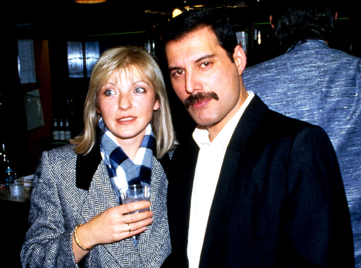 Quem  a misteriosa mulher que ficou com a manso e a maior parte da herana de Freddie Mercury? 