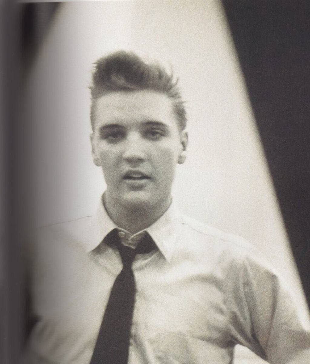Fotos antigas de Elvis Presley mostram que ele era realmente loiro 07