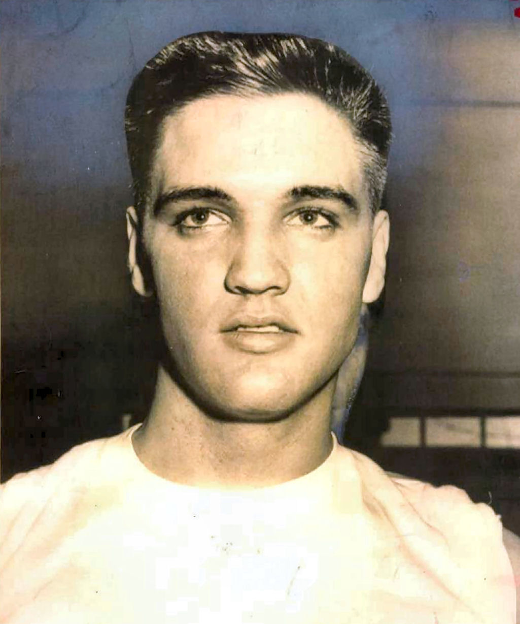 Fotos antigas de Elvis Presley mostram que ele era realmente loiro 11