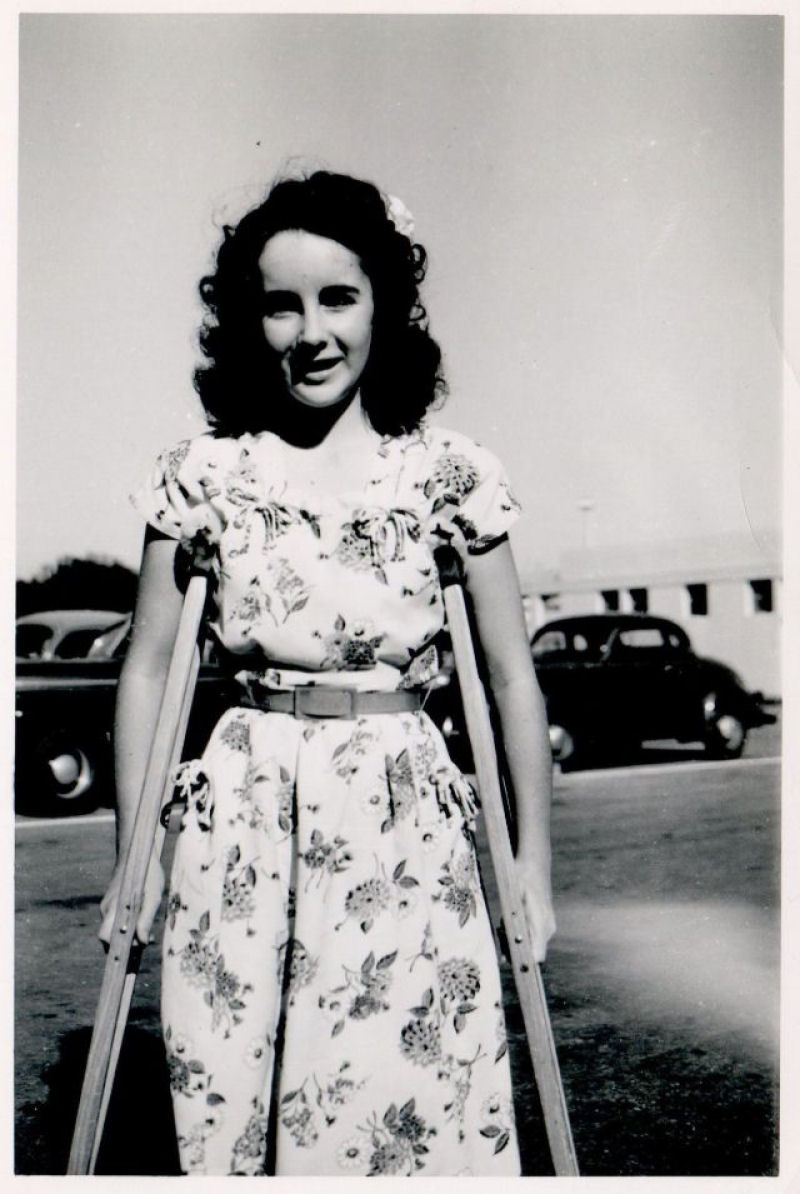 Belas fotos da adolescente Elizabeth Taylor durante as filmagens de 'A Mocidade  Assim Mesmo' de 1944 15