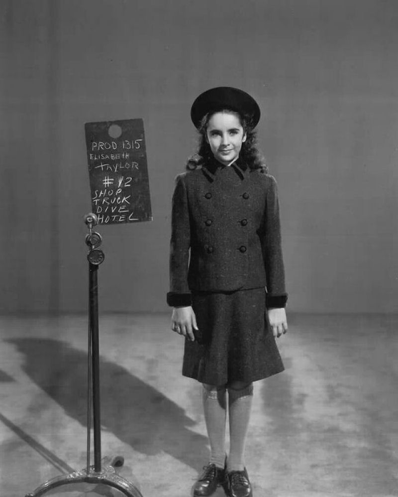 Belas fotos da adolescente Elizabeth Taylor durante as filmagens de 'A Mocidade  Assim Mesmo' de 1944 17