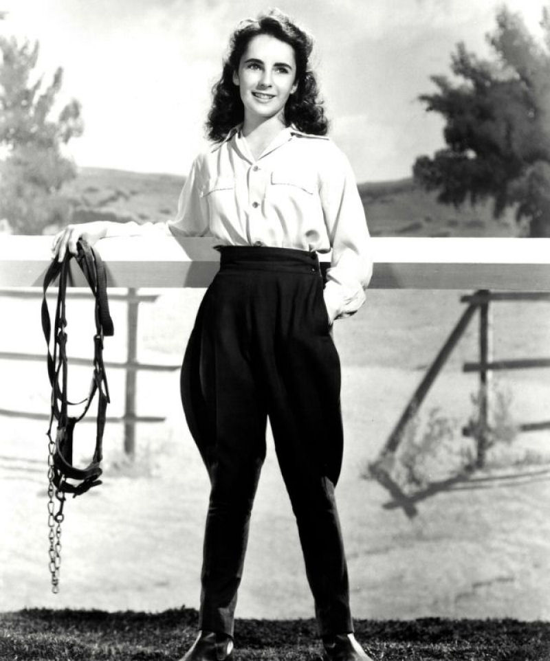Belas fotos da adolescente Elizabeth Taylor durante as filmagens de 'A Mocidade  Assim Mesmo' de 1944 20