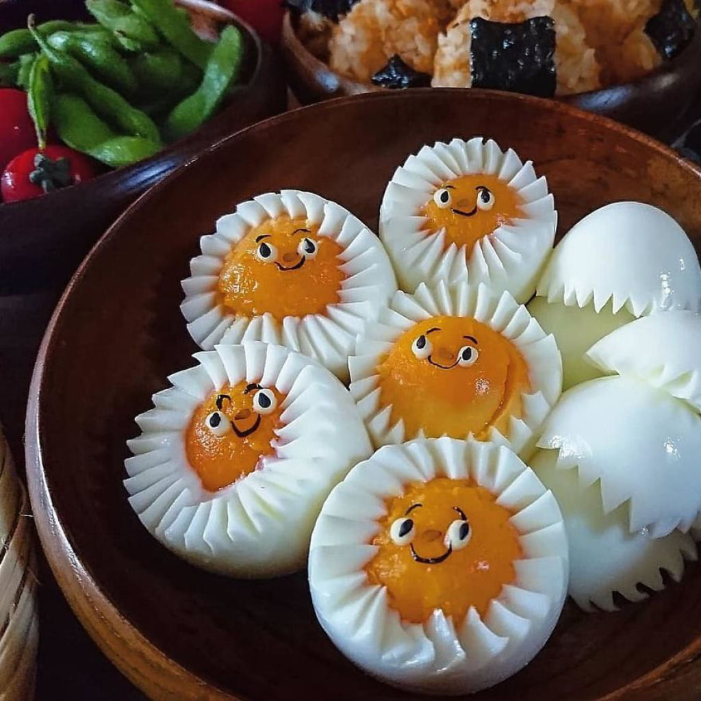 Me japonesa faz pratos e bentōs incrivelmente fofos para seus filhos usando ovos 19