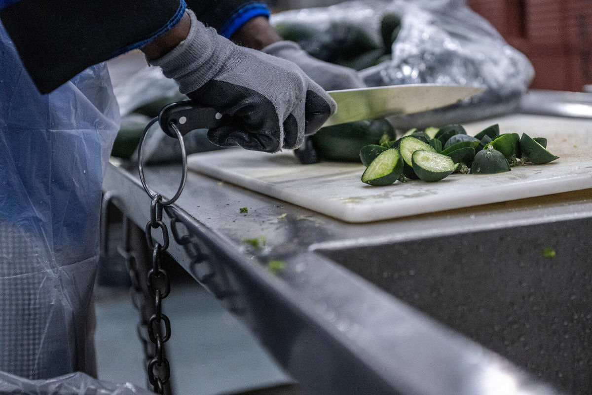 Por dentro da cozinha da prisão de Rikers Island