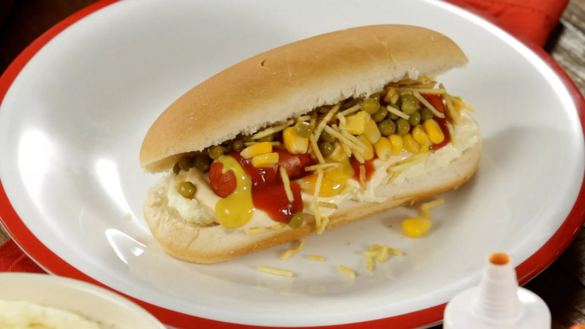 Por que o brasileiro gosta de avacalhar com pratos tradicionais de outras na��es?